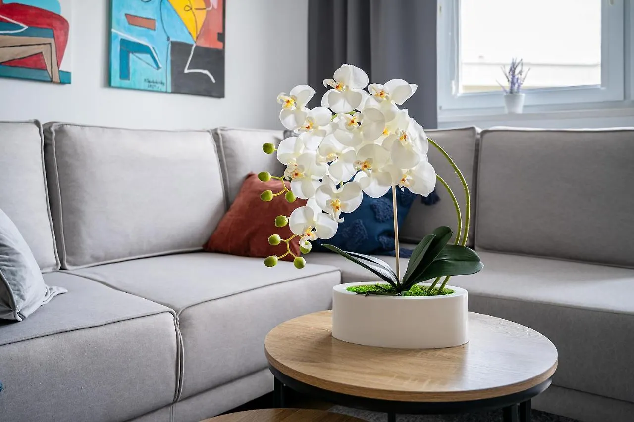 Good Apartments: Modern Stay Near Bielański Hospital and AWF Warsaw Apartment