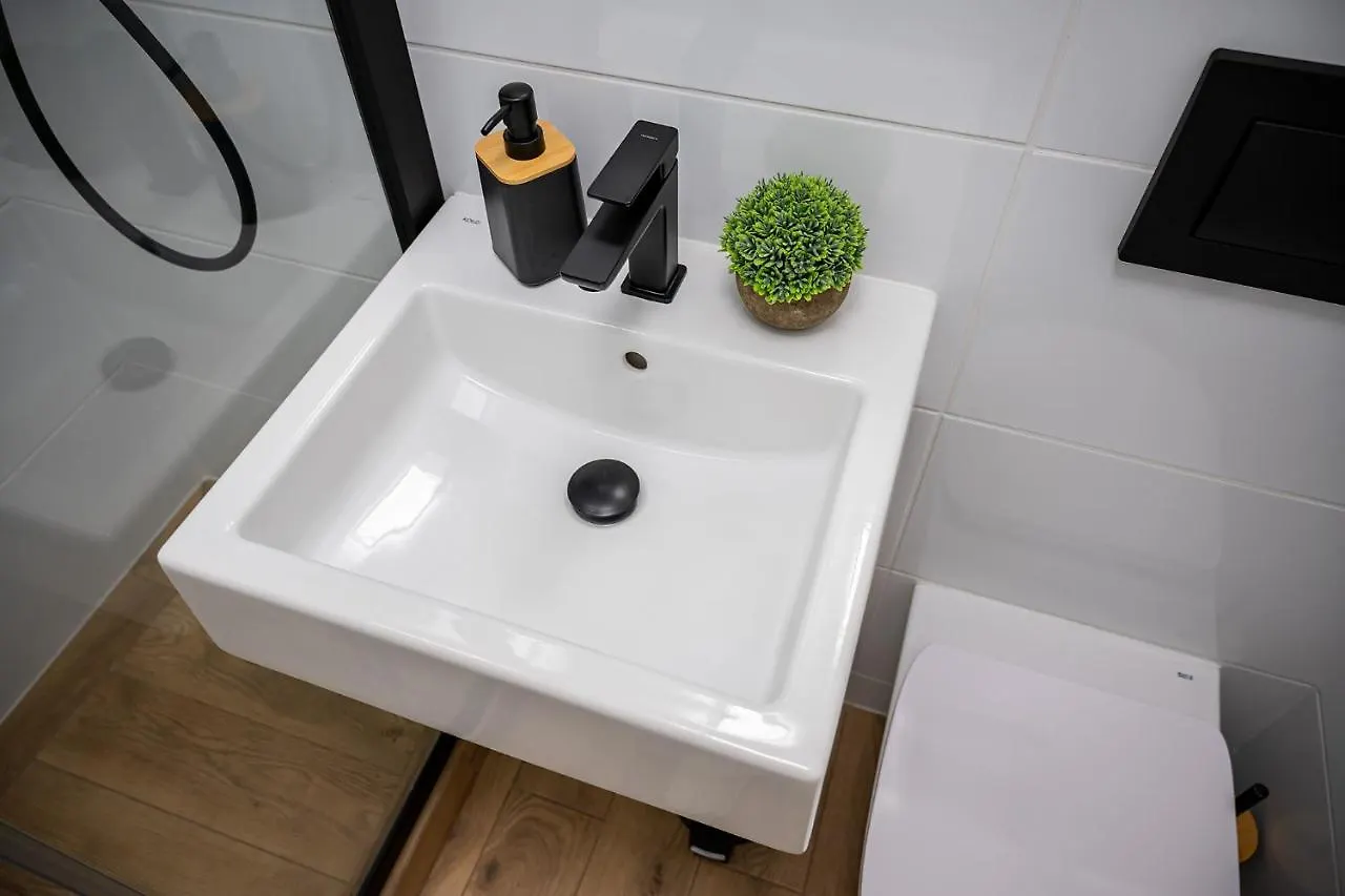 Good Apartments: Modern Stay Near Bielański Hospital and AWF Warsaw